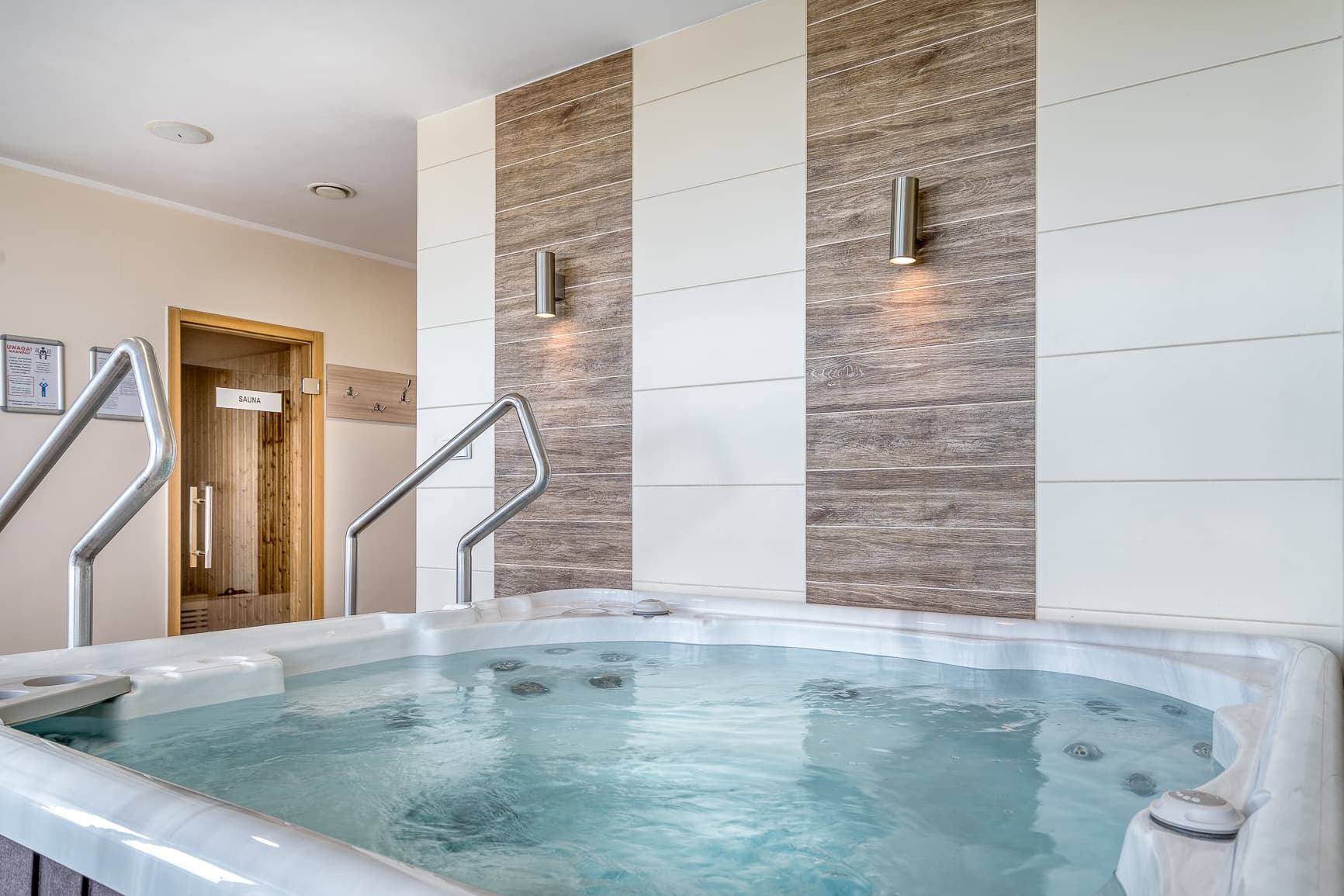 Jacuzzi w strefie relaksu Hotelu Stork